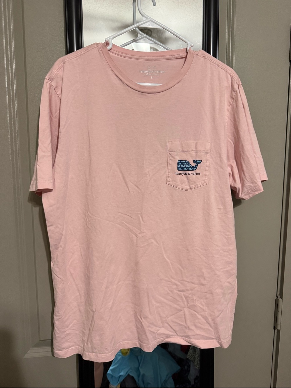 Vineyard Vines Men’s Light Pink Pocket Tee with Whale Logo